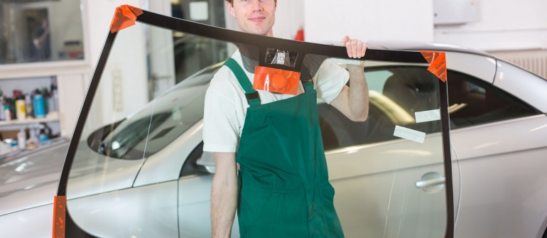 Why Drivers Need to Replace a Car Windshield in Silver Spring MD