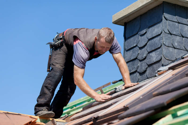 What You Should Consider When Hiring the Right Roofing Company