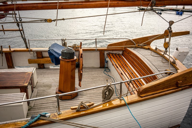 Finding The Best High-Quality Skid Resistant Marine Deck Materials